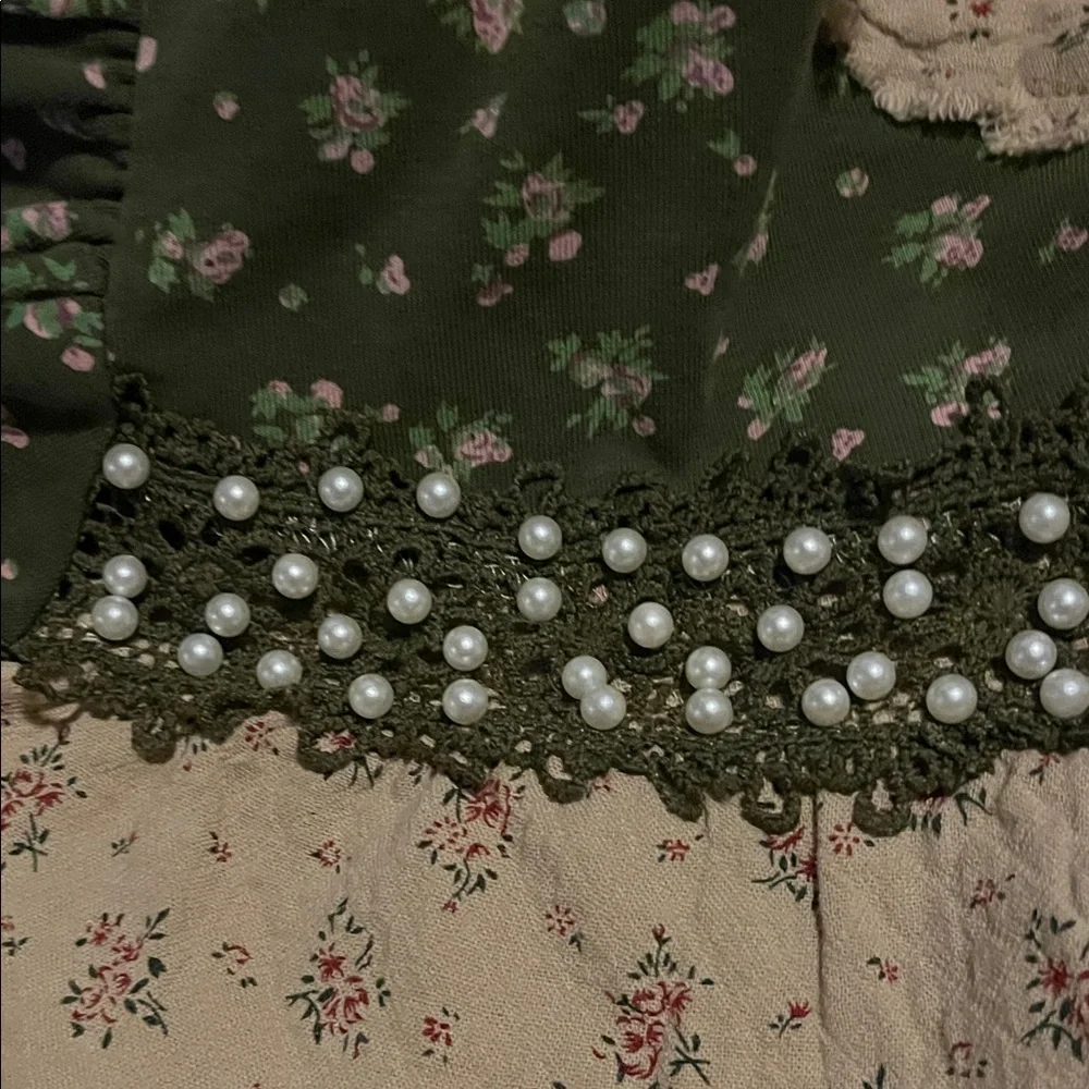 POL L Floral Patchwork Blouse - Brown and Tan Pearl Accents - Picture 10 of 13